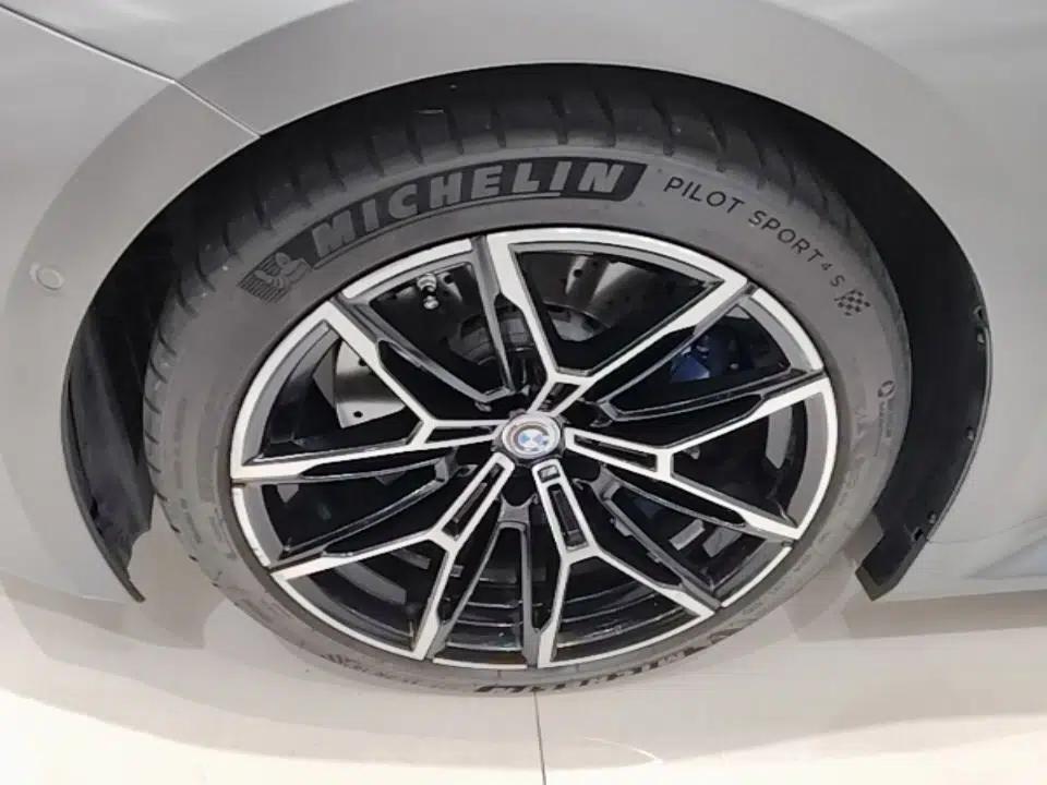 BMW M2 2024 M2 — миниатюра 10
