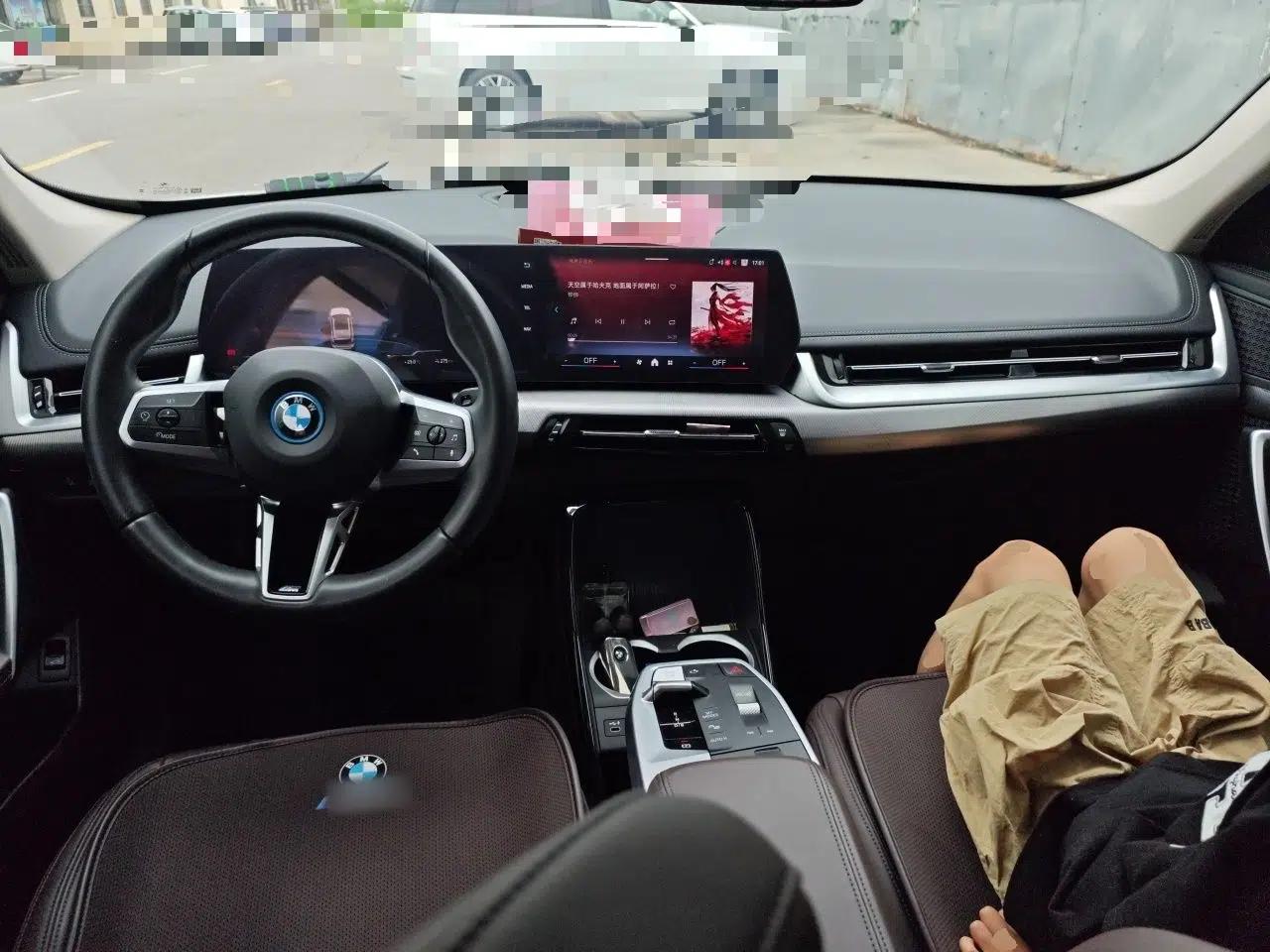 BMW iX1 2023 eDrive25L M Sport Package — миниатюра 9
