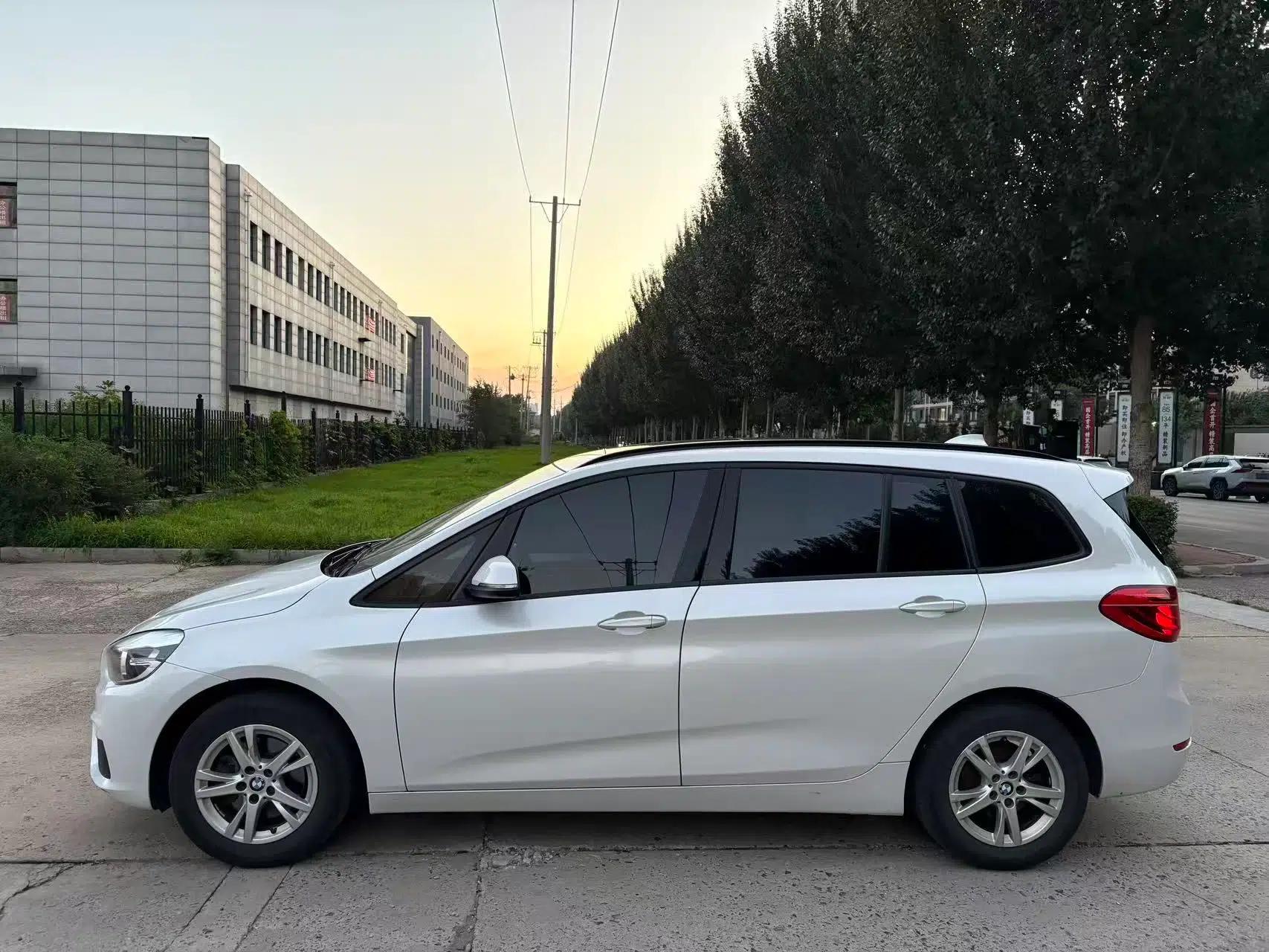 BMW 2 Series Active Tourer 2015 218i Leading Model — миниатюра 14