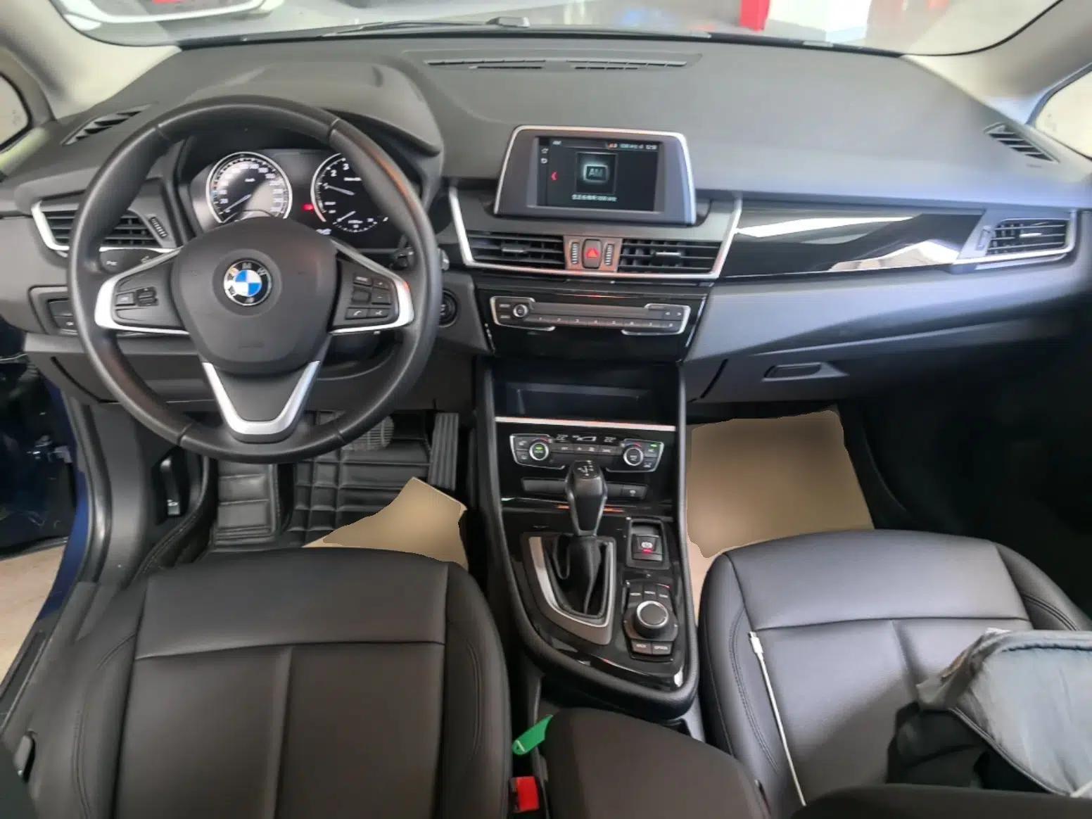 BMW 2 Series Active Tourer 2018 218i Leading Model — миниатюра 12