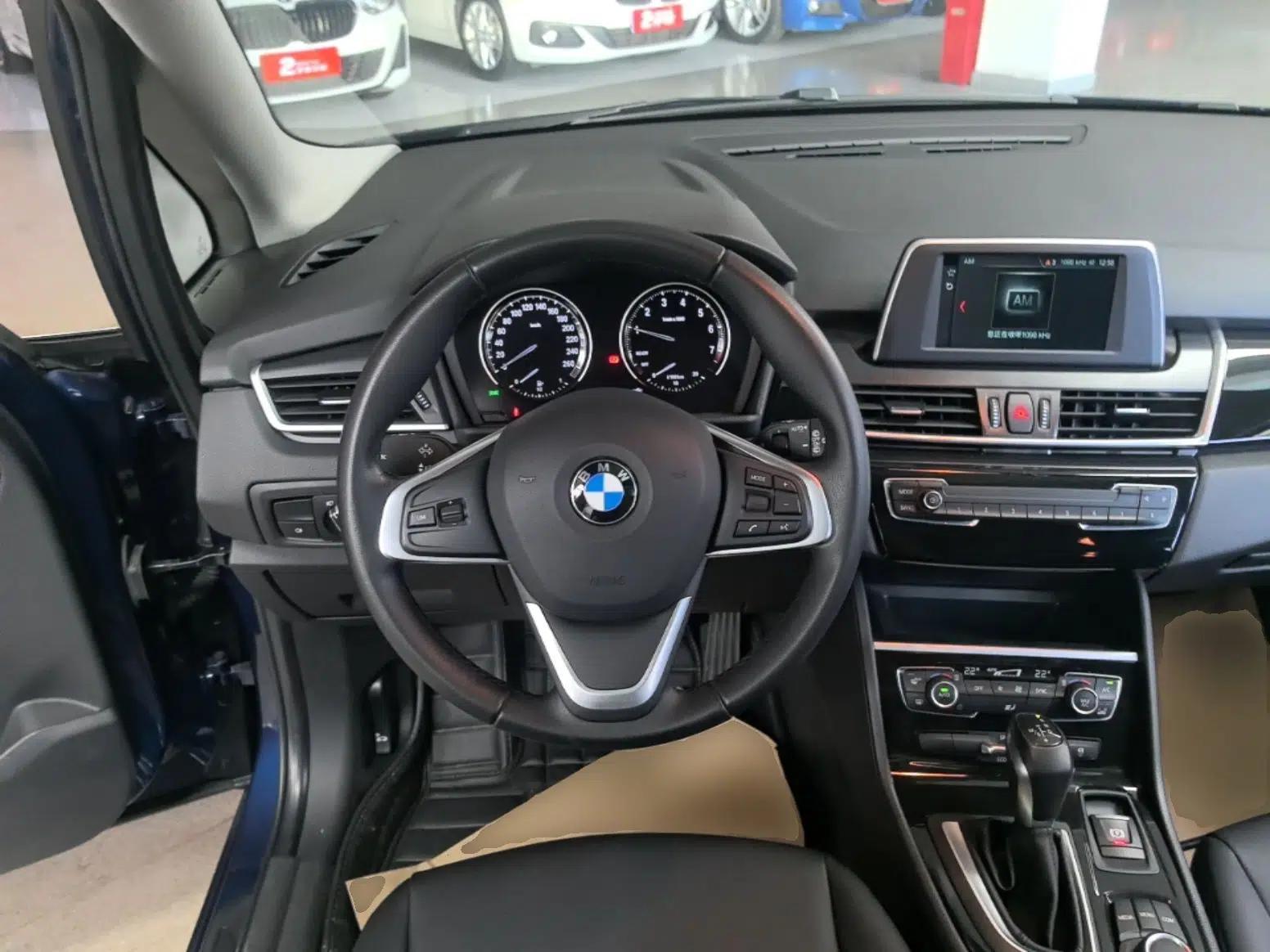 BMW 2 Series Active Tourer 2018 218i Leading Model — миниатюра 13
