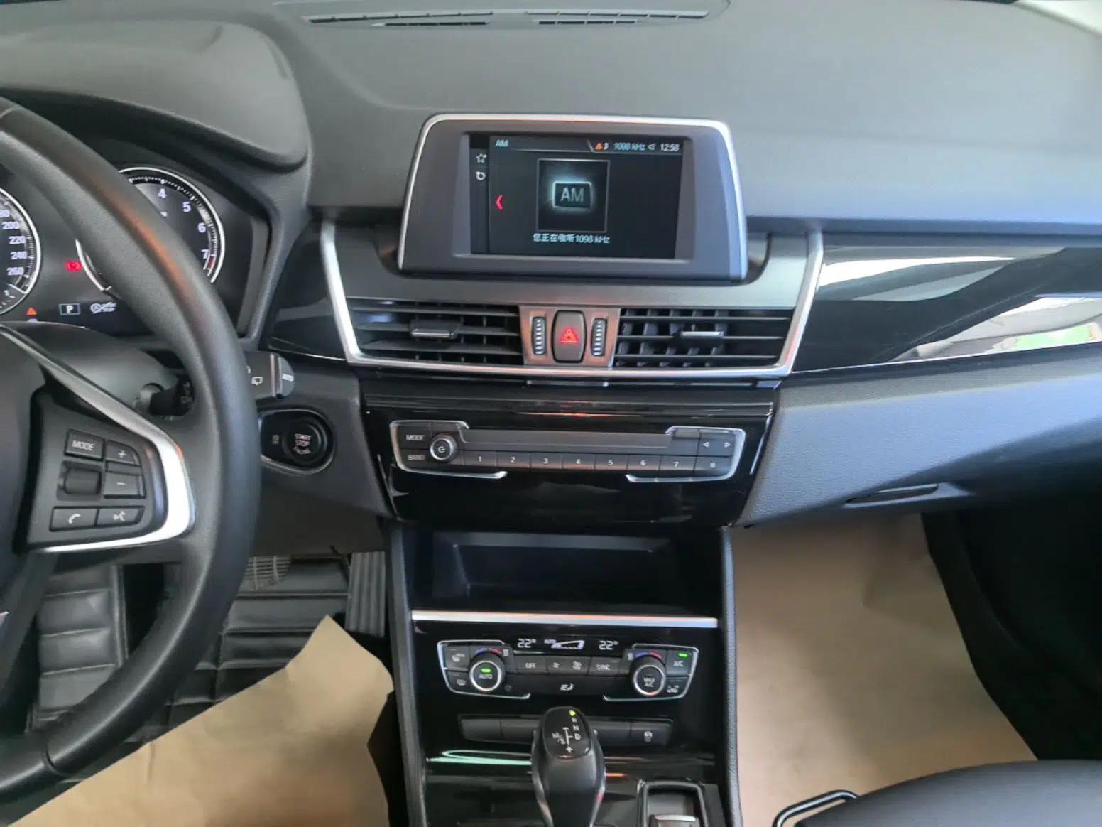BMW 2 Series Active Tourer 2018 218i Leading Model — миниатюра 15