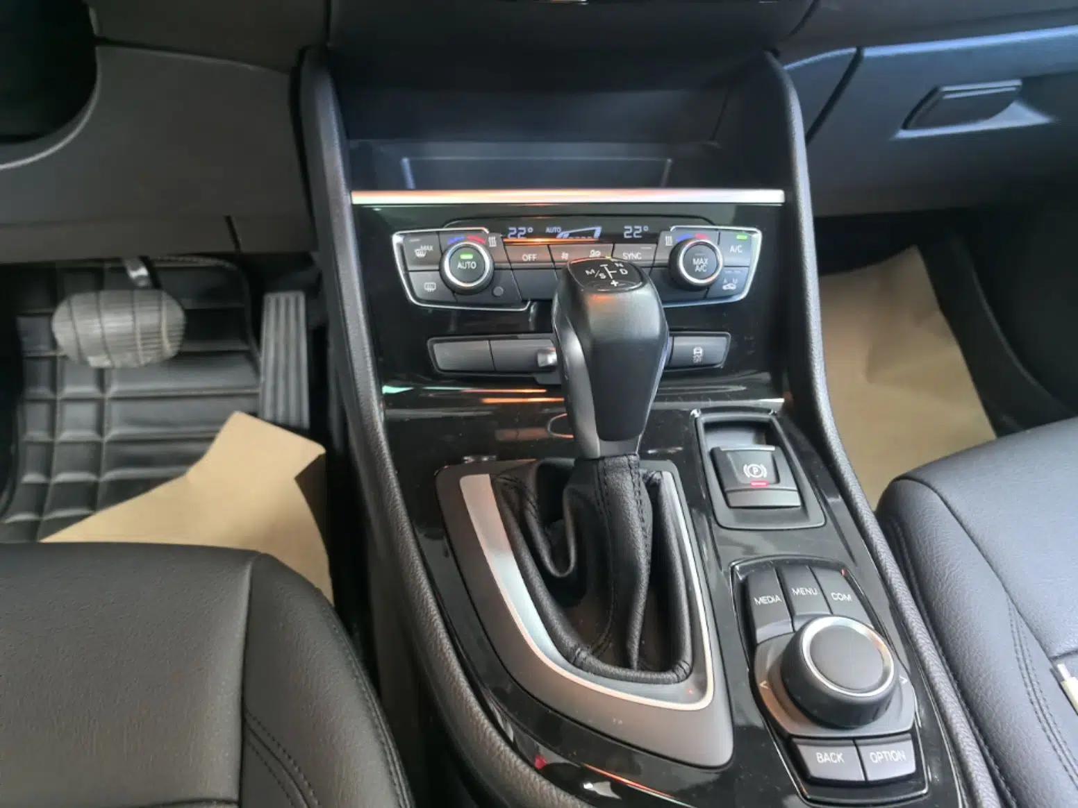 BMW 2 Series Active Tourer 2018 218i Leading Model — миниатюра 16