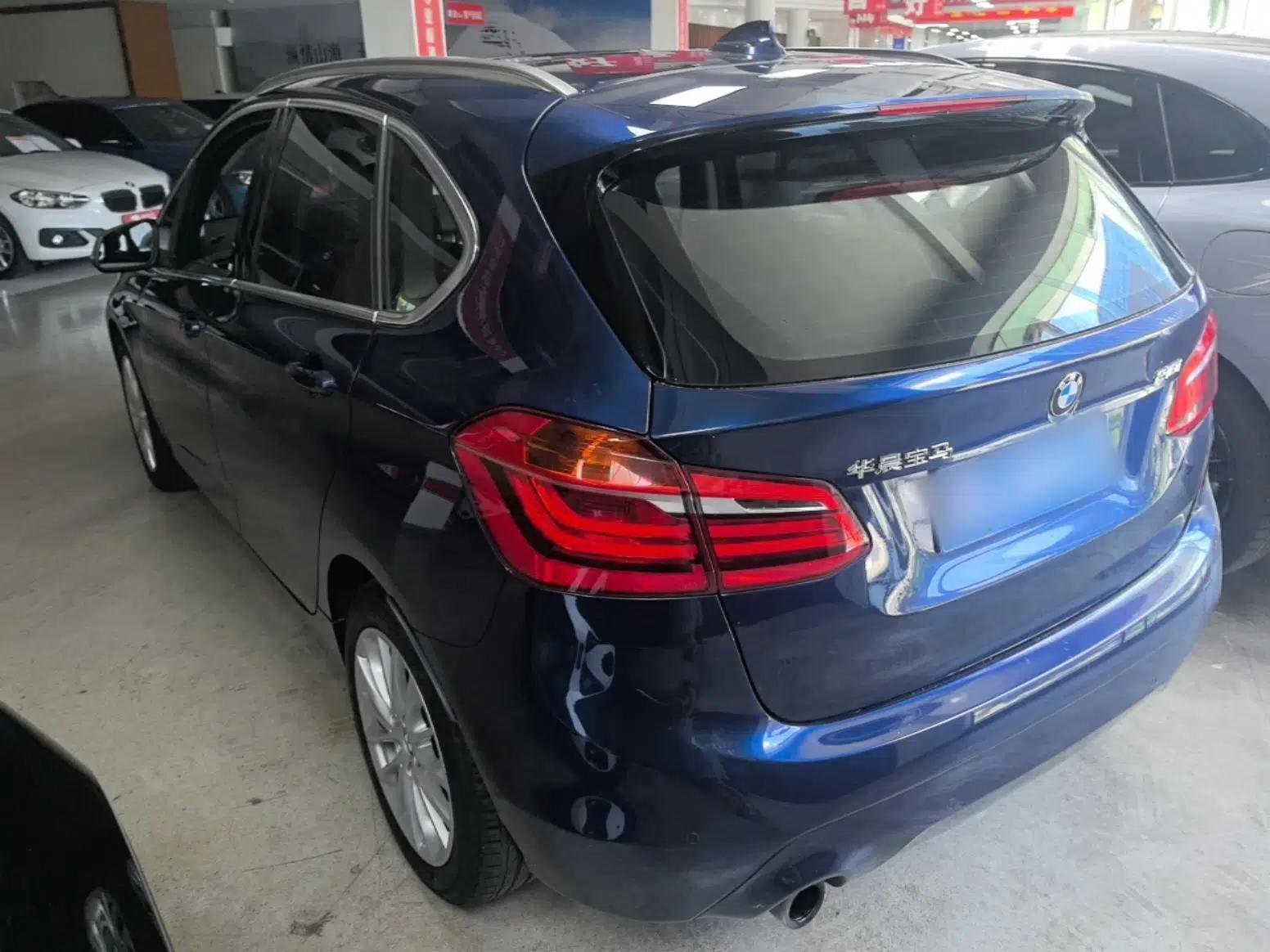 BMW 2 Series Active Tourer 2018 218i Leading Model — миниатюра 4