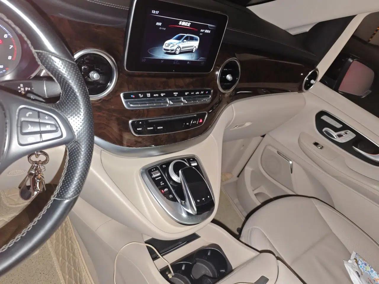 Mercedes-Benz V-Class 2016 V 260 Prestige Edition — миниатюра 13