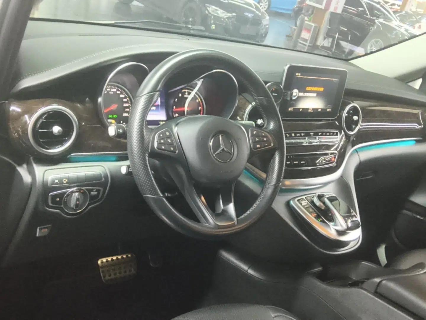 Mercedes-Benz V-Class 2018 V 260 Prestige Edition China VI — миниатюра 17