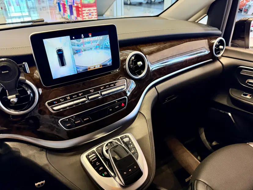 Mercedes-Benz V-Class 2018 V 260 Prestige Edition China VI — миниатюра 21