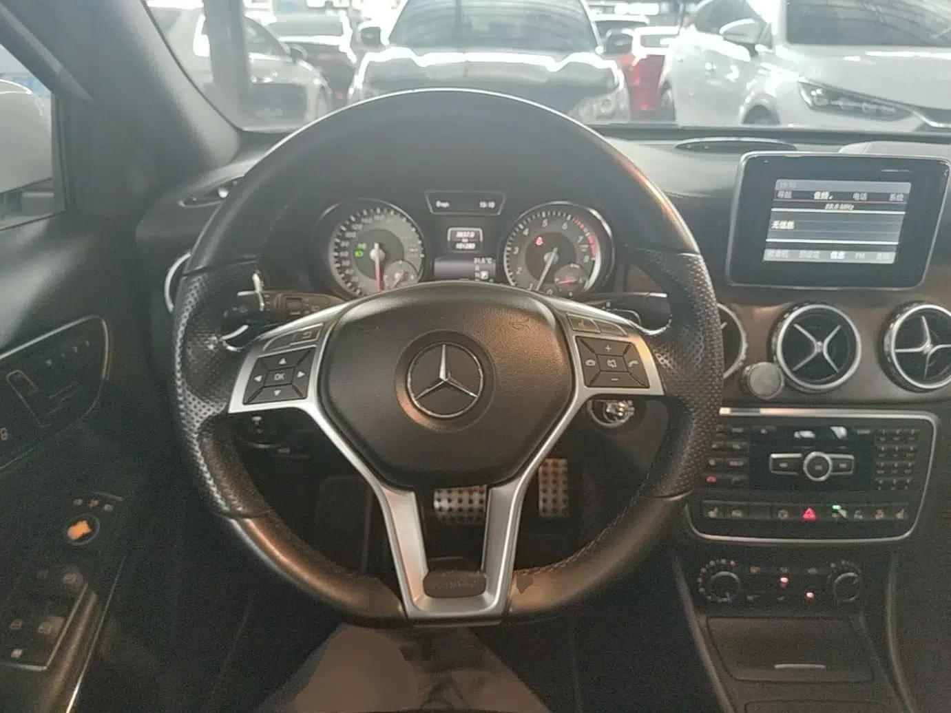 Mercedes-Benz GLA 2015 GLA 260 4MATIC — миниатюра 18