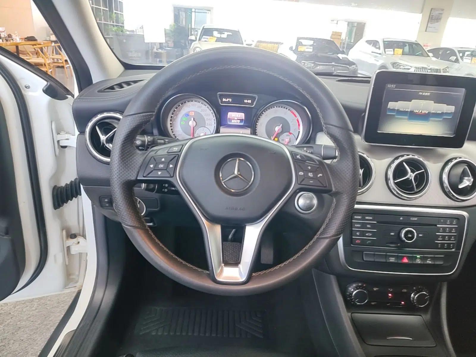 Mercedes-Benz GLA 2016 GLA 200 Fashion Model — миниатюра 13