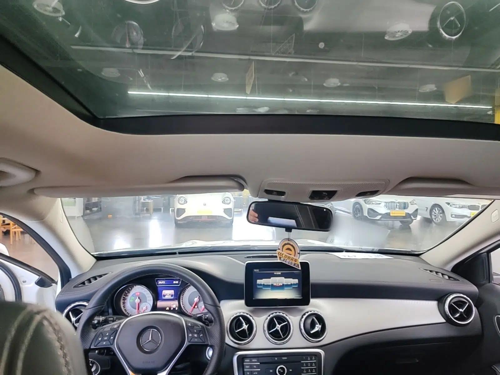 Mercedes-Benz GLA 2016 GLA 200 Fashion Model — миниатюра 21