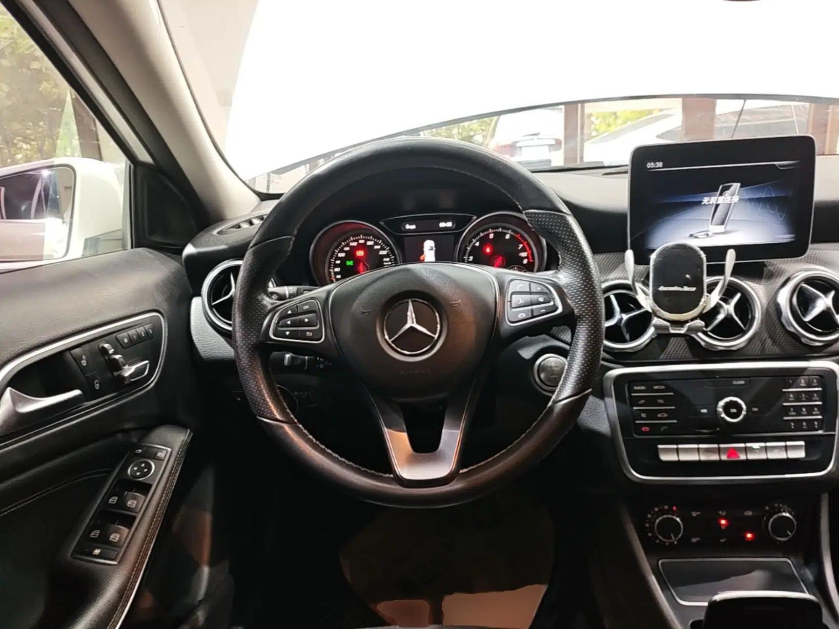 Mercedes-Benz GLA 2018 GLA 200 Sport Edition — миниатюра 13