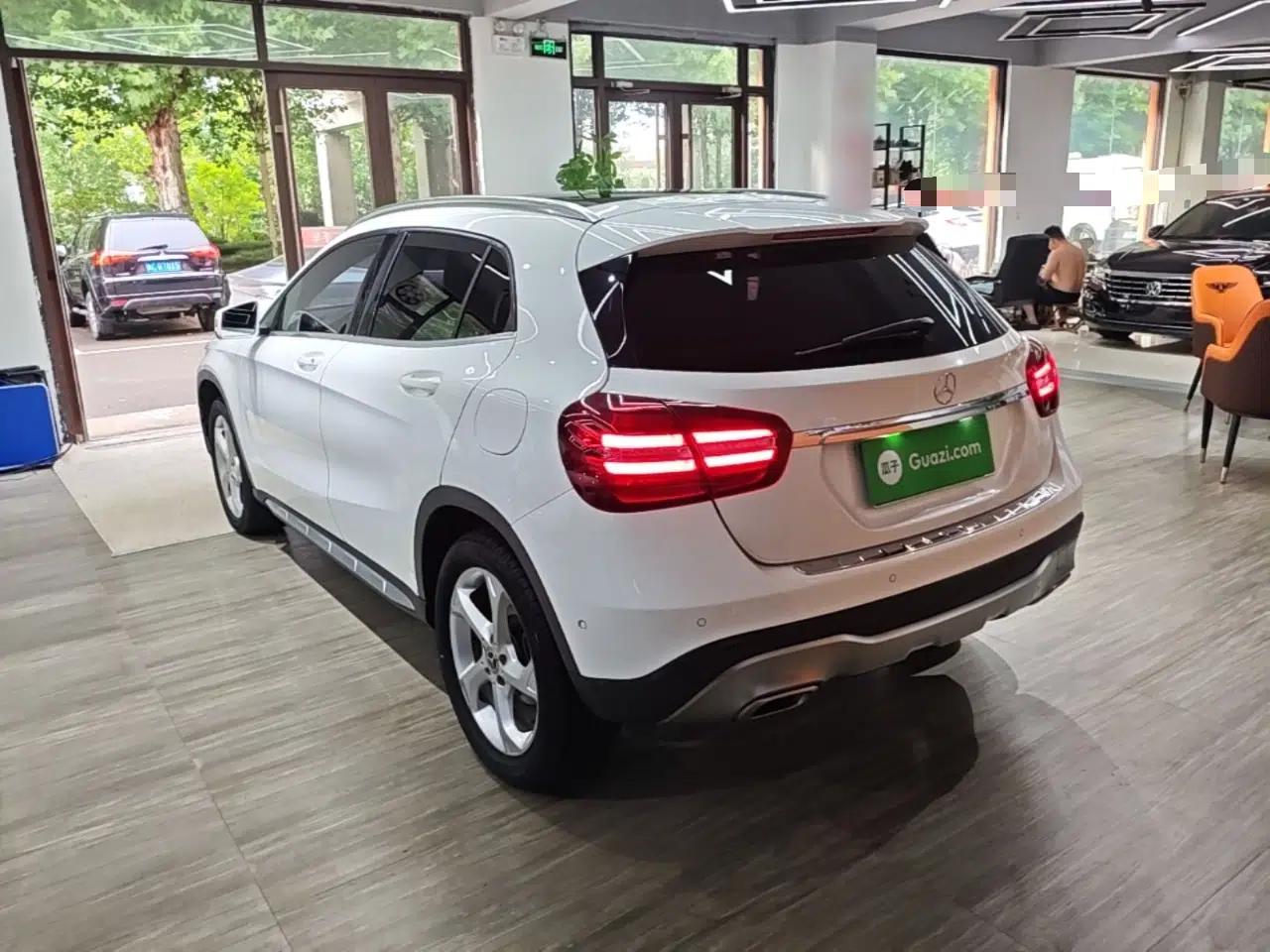 Mercedes-Benz GLA 2018 GLA 200 Sport Edition — миниатюра 4