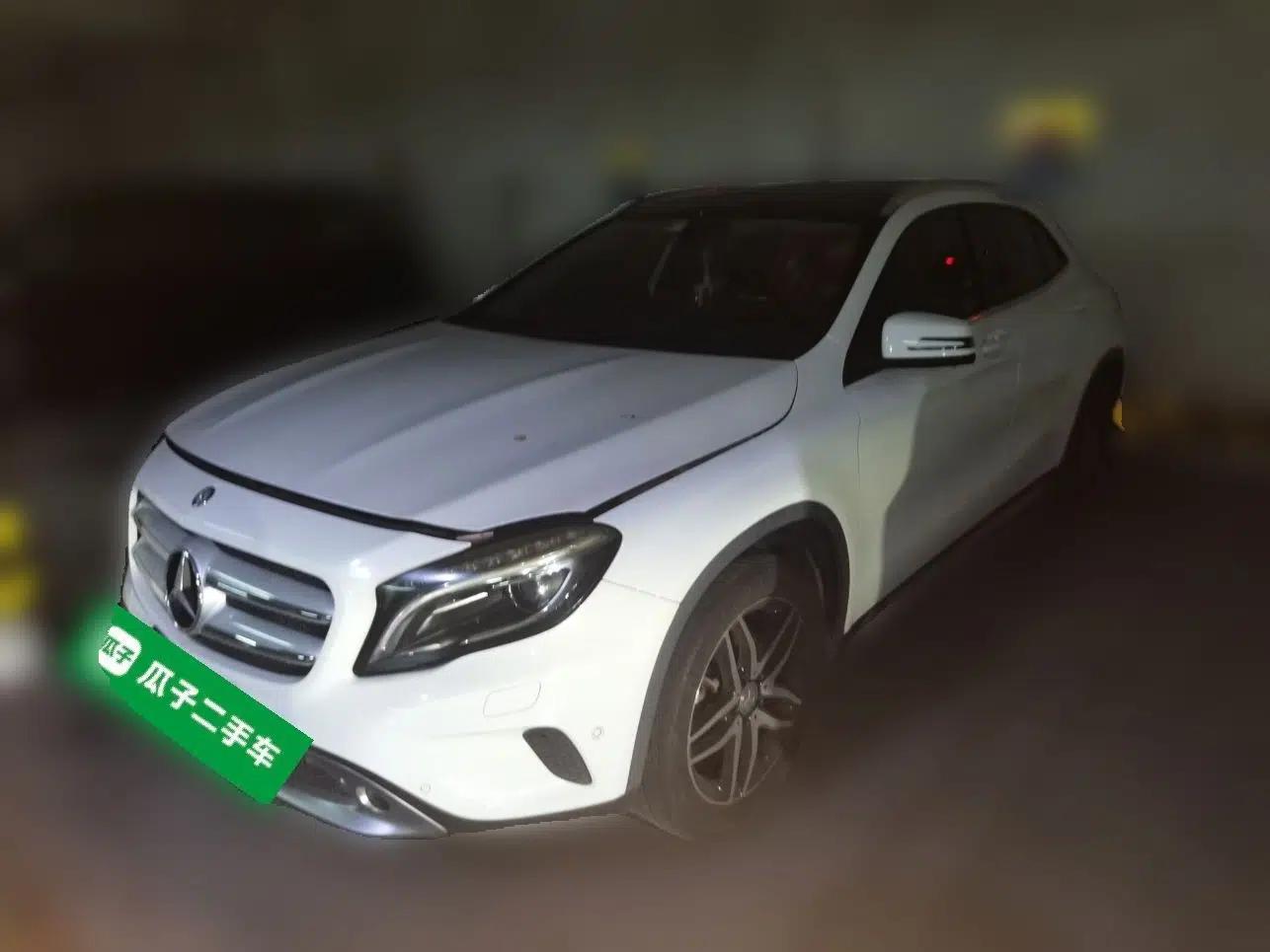 Mercedes-Benz GLA 2015 GLA 200 Fashion Model — миниатюра 1