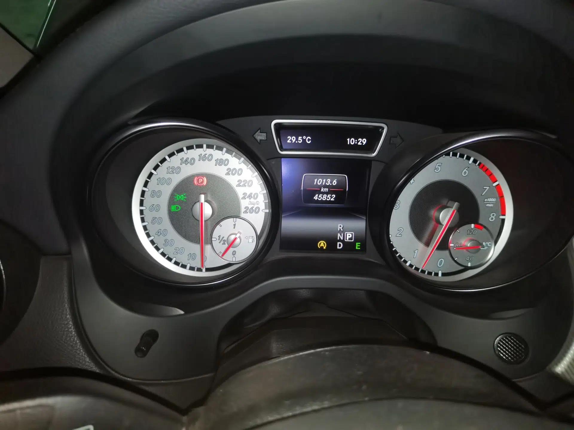 Mercedes-Benz GLA 2015 GLA 200 Fashion Model — миниатюра 11