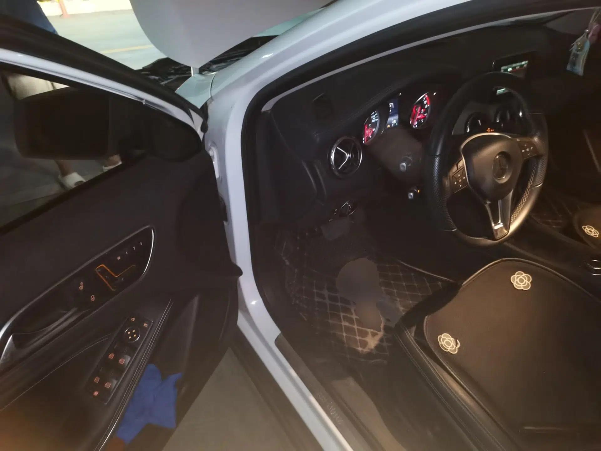 Mercedes-Benz GLA 2015 GLA 200 Fashion Model — миниатюра 16