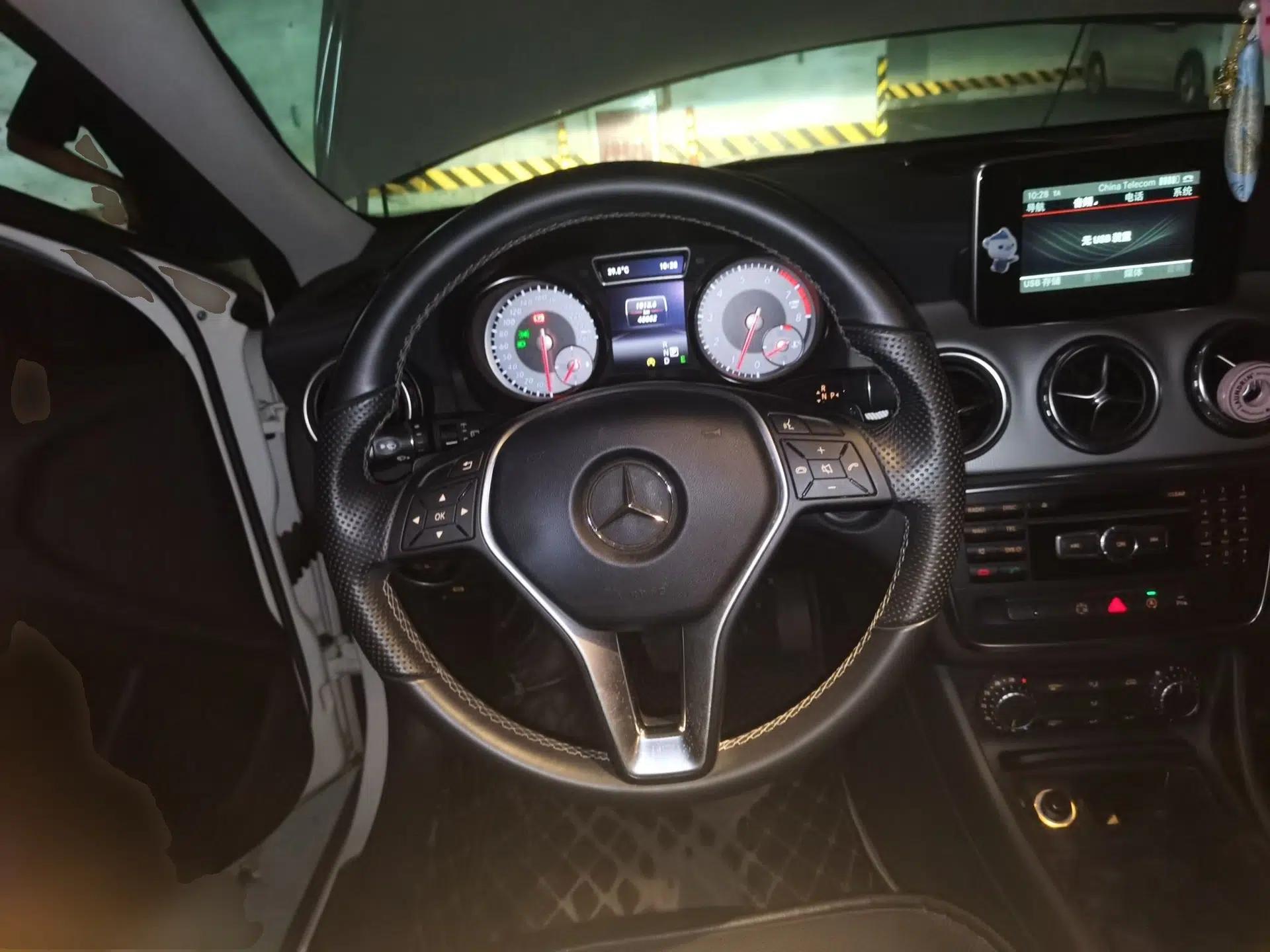 Mercedes-Benz GLA 2015 GLA 200 Fashion Model — миниатюра 10