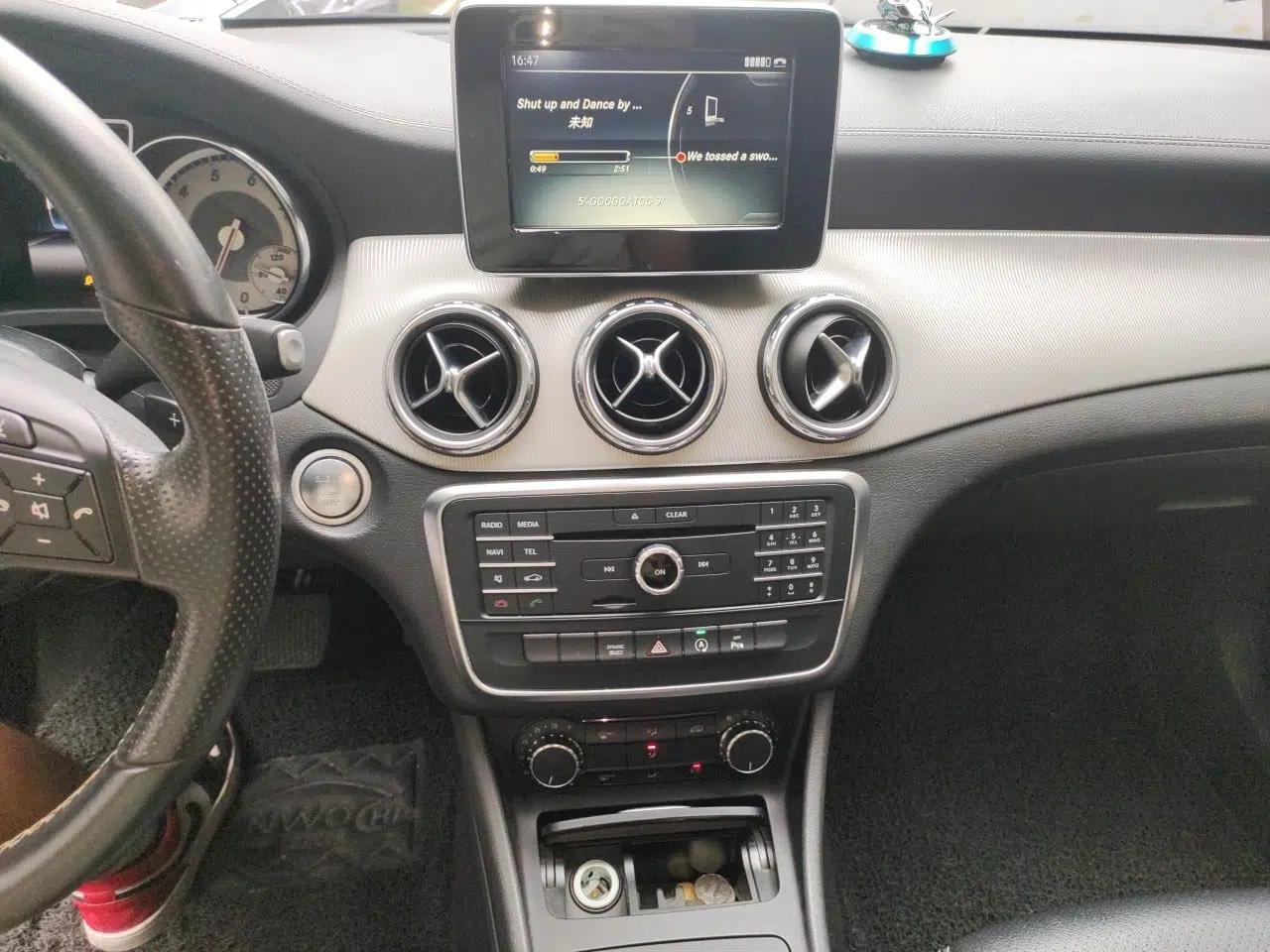 Mercedes-Benz GLA 2016 GLA 200 Fashion Model — миниатюра 13