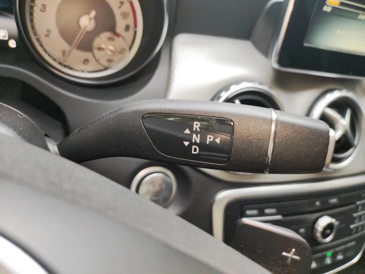 Mercedes-Benz GLA 2016 GLA 200 Fashion Model — миниатюра 14