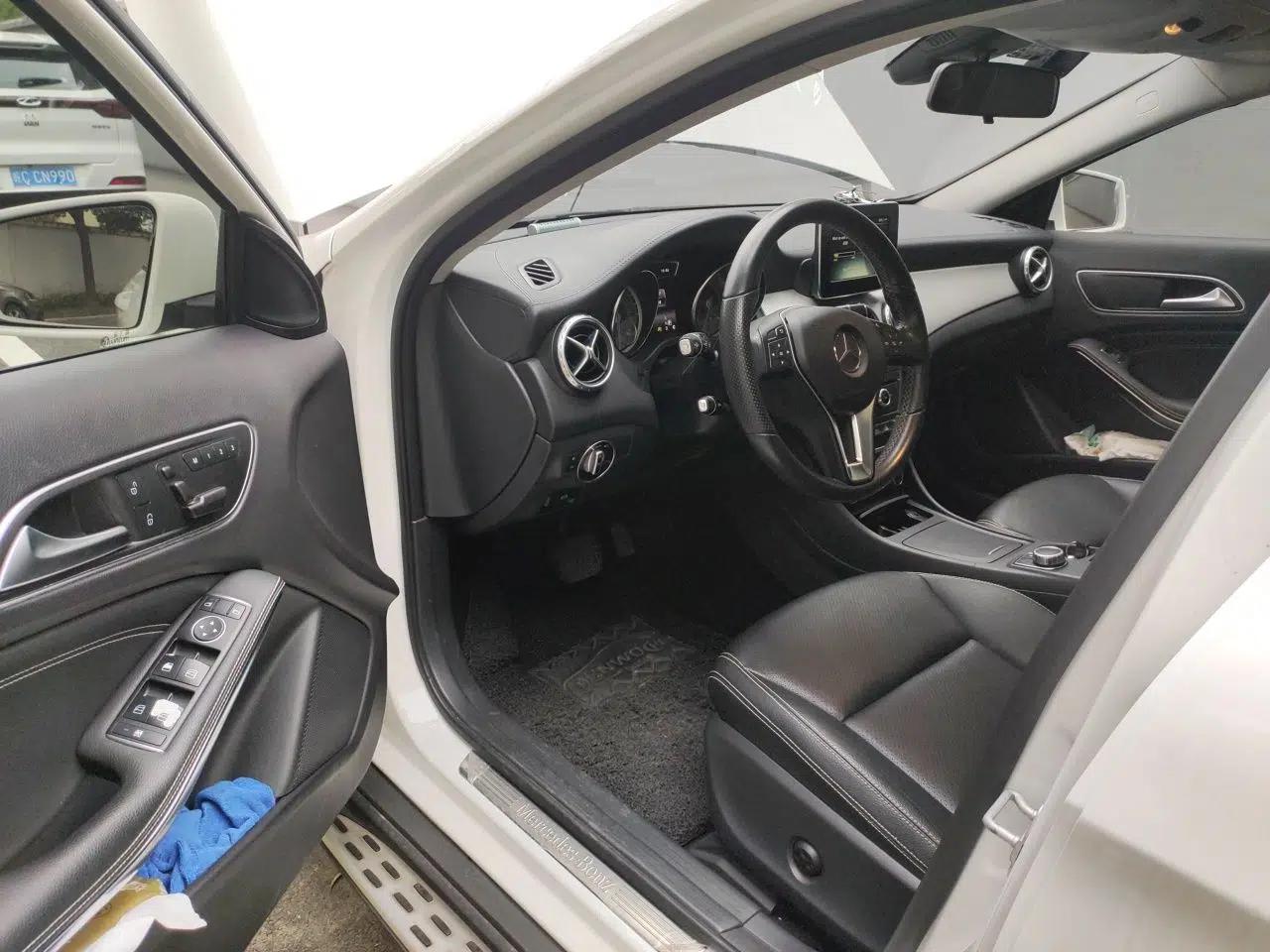 Mercedes-Benz GLA 2016 GLA 200 Fashion Model — миниатюра 16