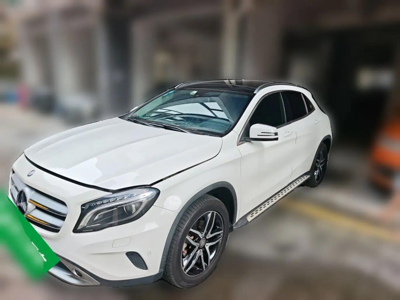 Mercedes-Benz GLA 2015 GLA 220 4MATIC Fashion Model — миниатюра 1