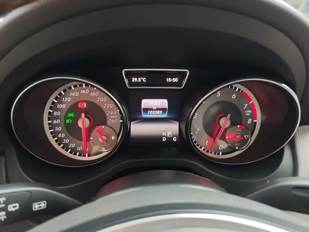 Mercedes-Benz GLA 2015 GLA 220 4MATIC Fashion Model — миниатюра 11