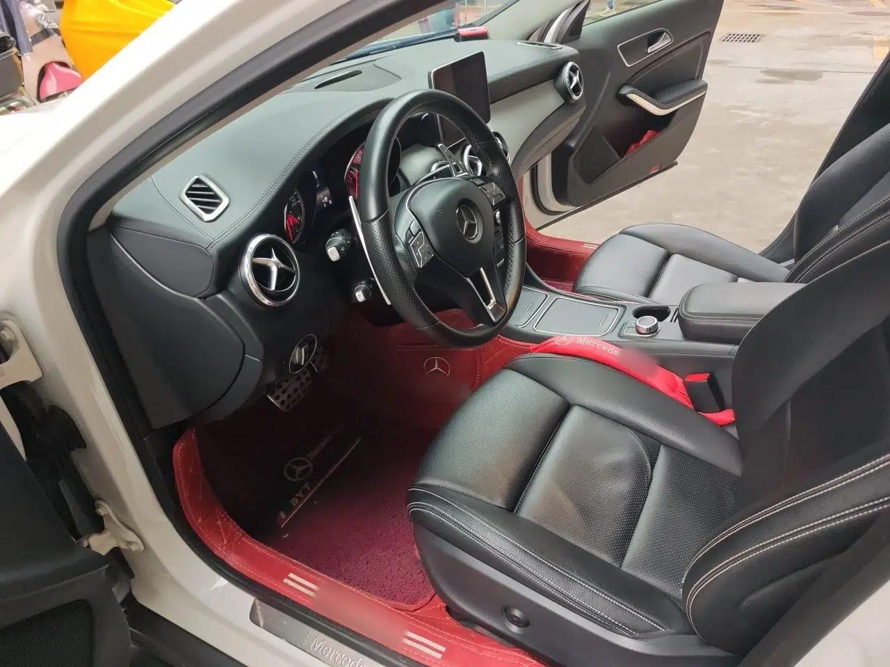 Mercedes-Benz GLA 2015 GLA 220 4MATIC Fashion Model — миниатюра 16