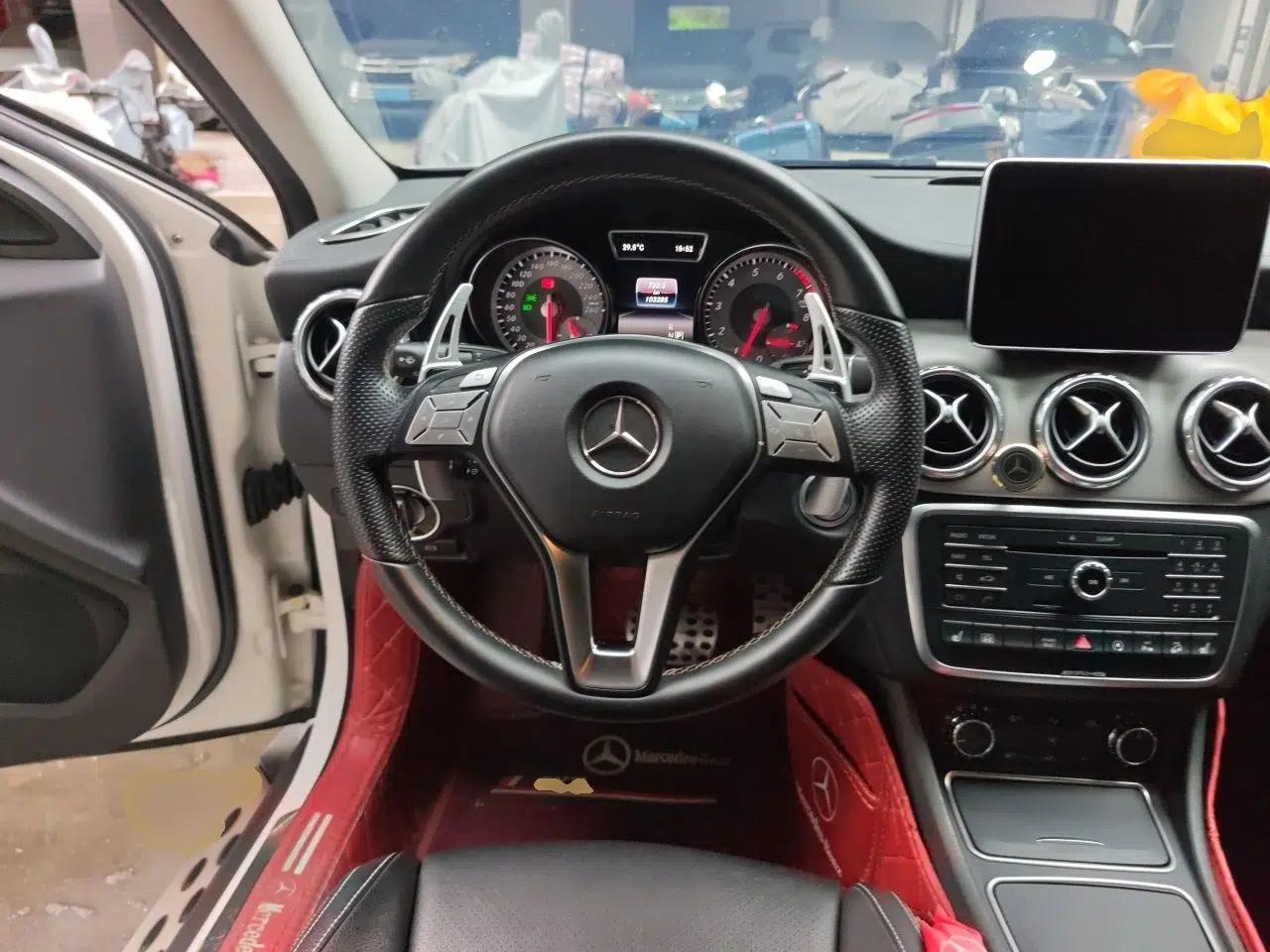 Mercedes-Benz GLA 2015 GLA 220 4MATIC Fashion Model — миниатюра 10