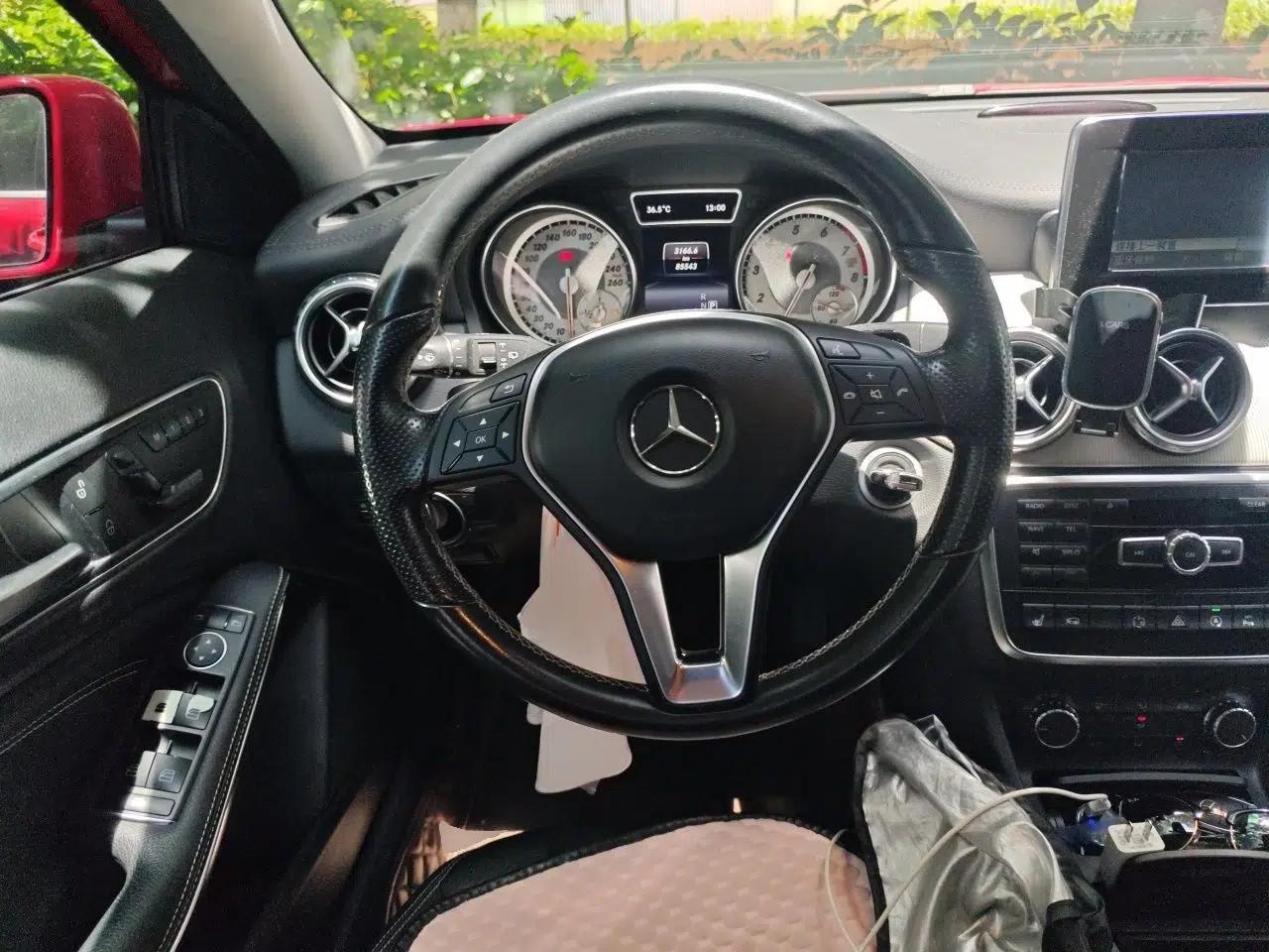 Mercedes-Benz GLA 2015 GLA 220 4MATIC Fashion Model — миниатюра 10