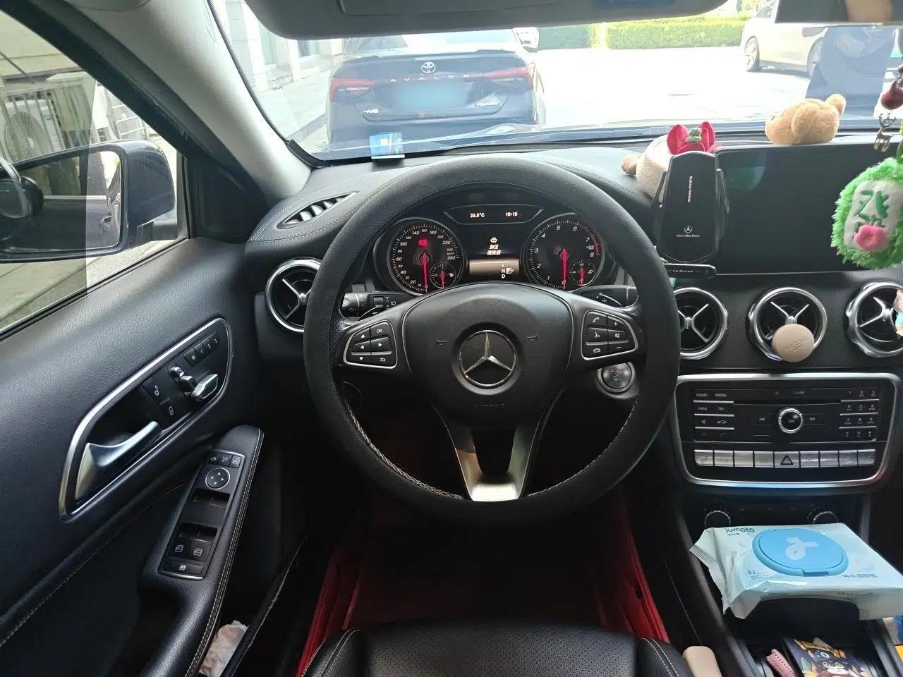 Mercedes-Benz GLA 2017 GLA 220 4MATIC Fashion Model — миниатюра 10