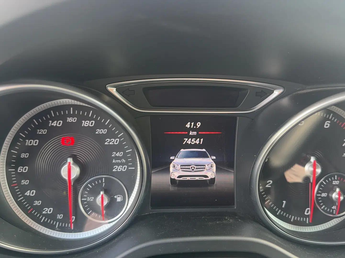 Mercedes-Benz GLA 2018 GLA 200 Sport Edition — миниатюра 7