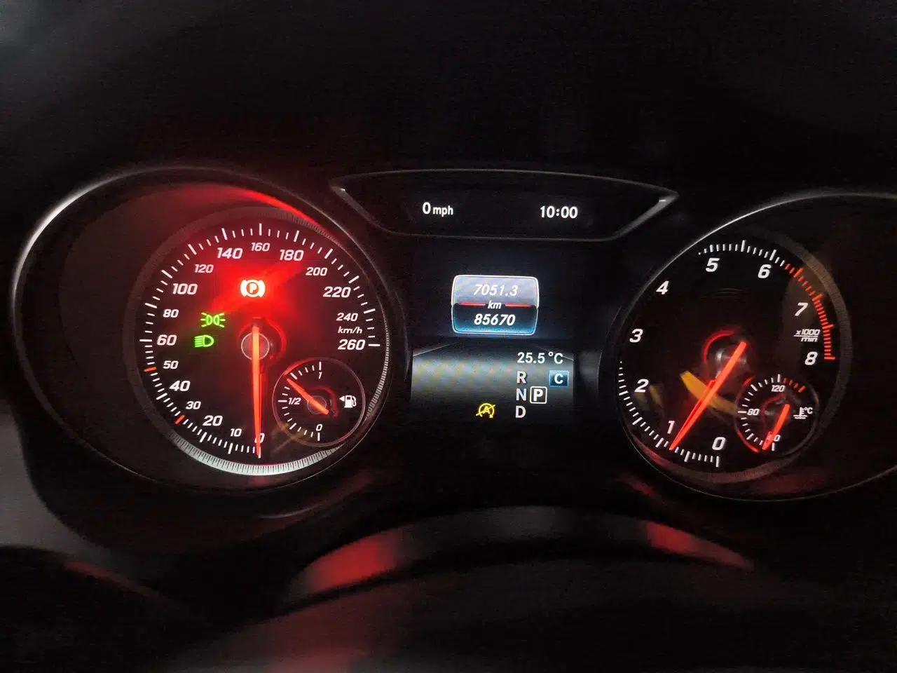 Mercedes-Benz GLA 2017 GLA 200 Fashion Model — миниатюра 12