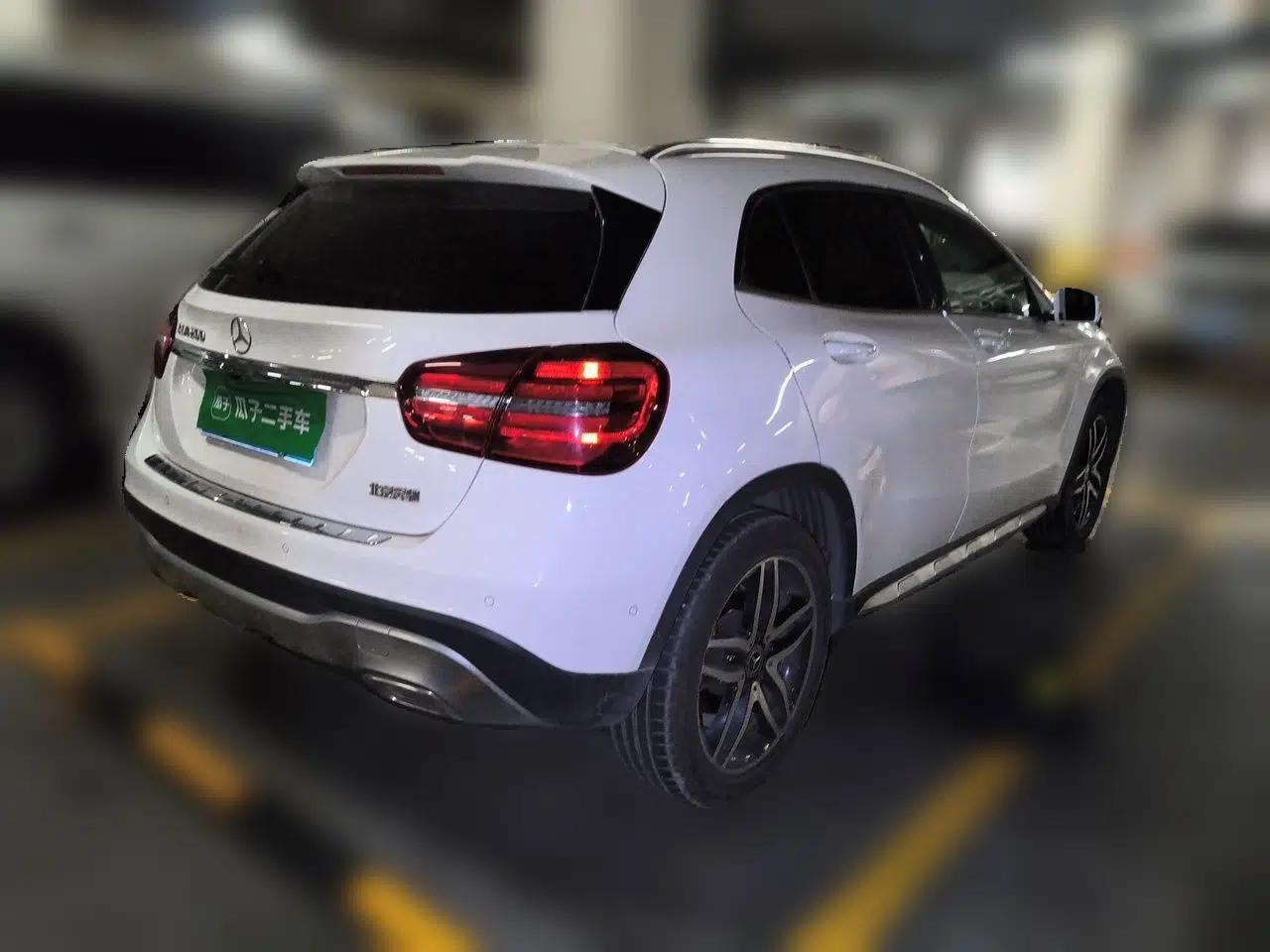 Mercedes-Benz GLA 2017 GLA 200 Fashion Model — миниатюра 6