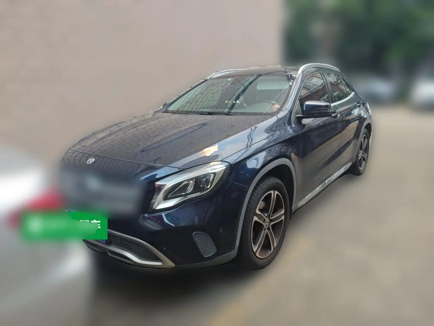 Mercedes-Benz GLA 2018 GLA 200 Fashion Model — миниатюра 1