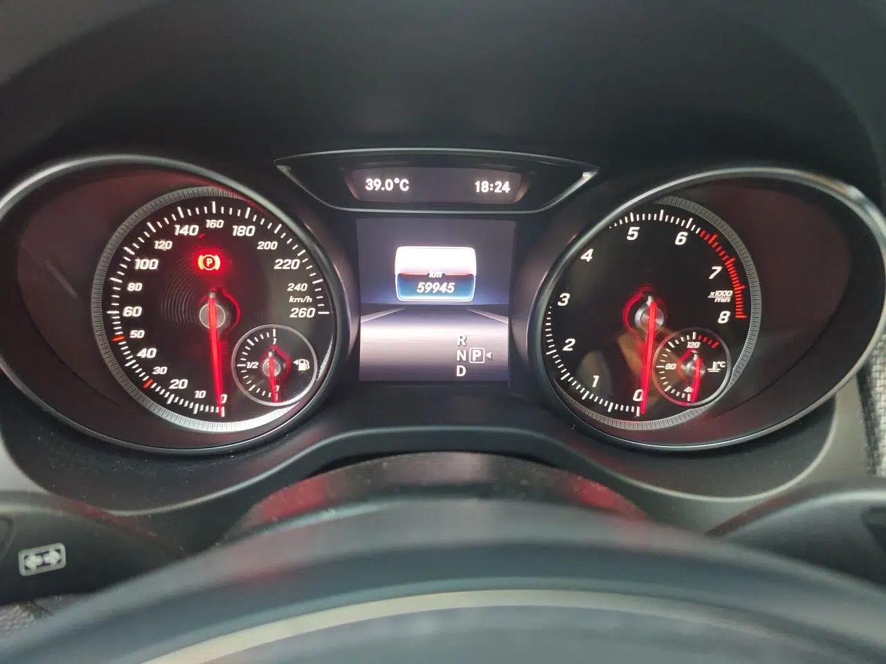 Mercedes-Benz GLA 2018 GLA 200 Fashion Model — миниатюра 12