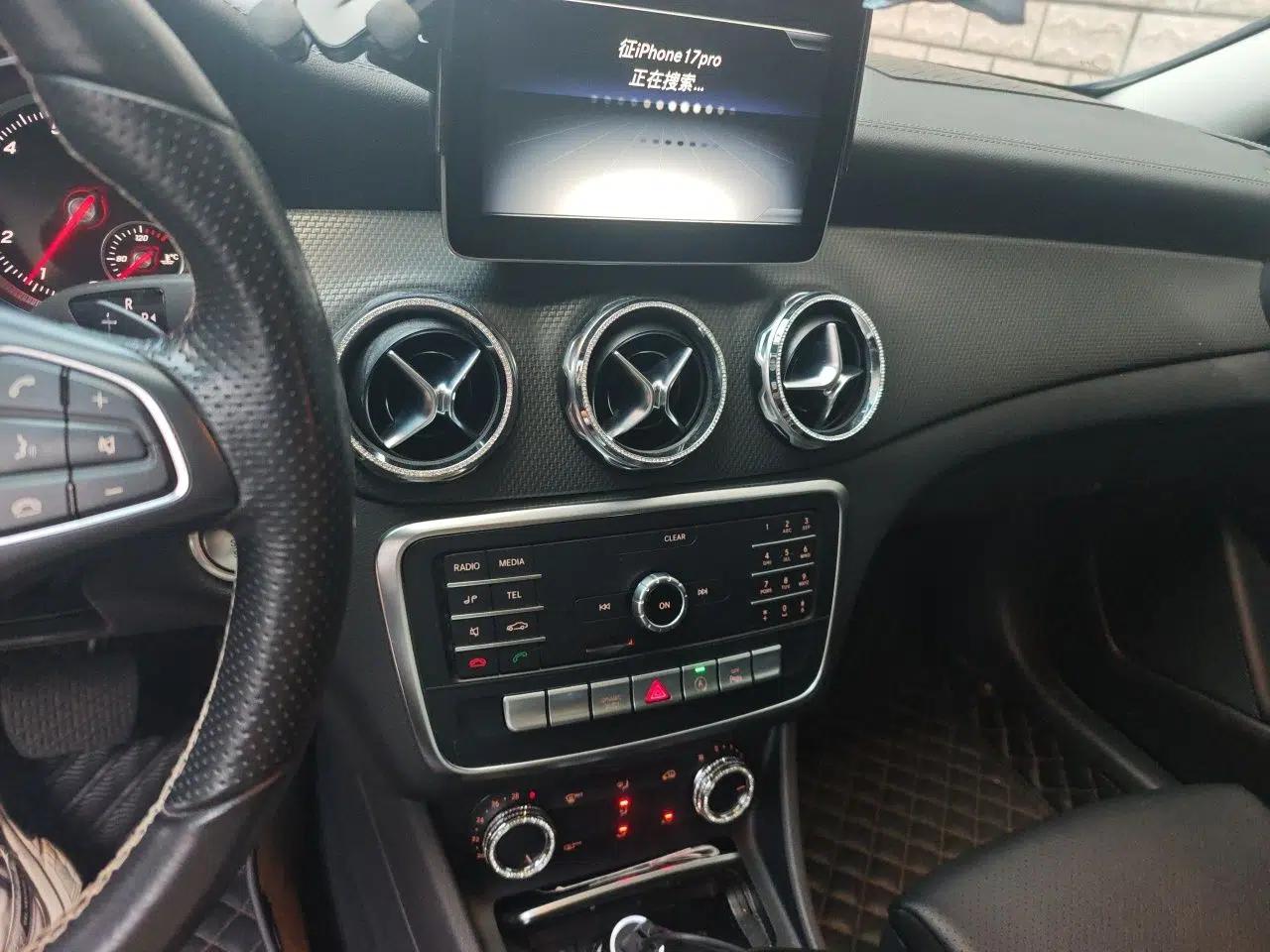 Mercedes-Benz GLA 2018 GLA 200 Fashion Model — миниатюра 13