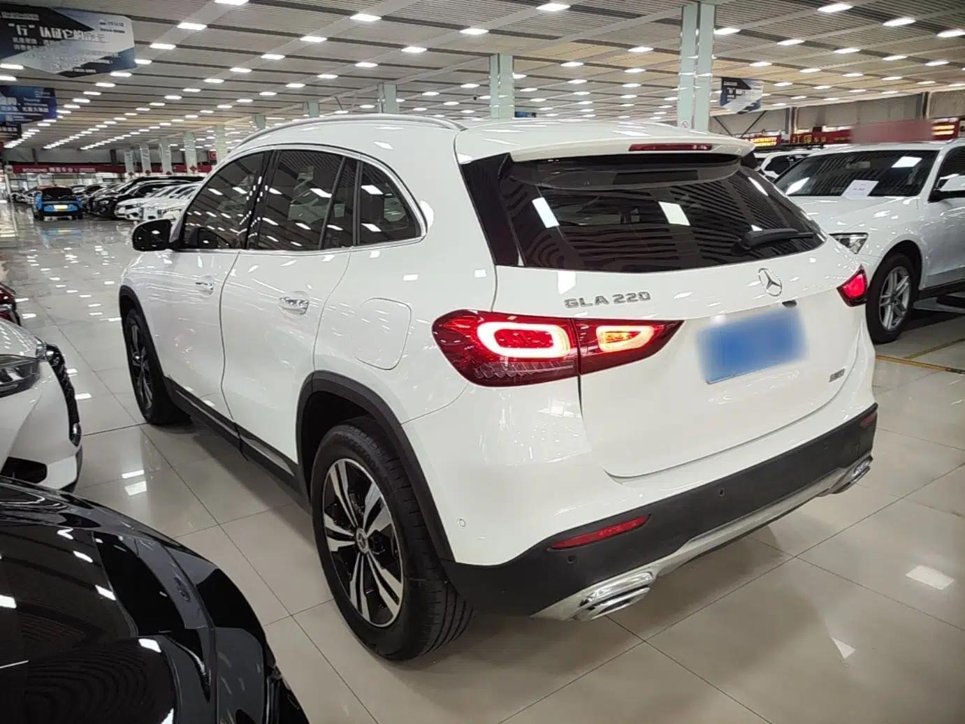 Mercedes-Benz GLA 2023 GLA 220 — миниатюра 4
