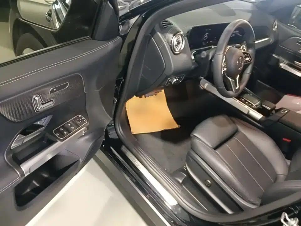 Mercedes-Benz GLB 2023 GLB 220 Fashion Model — миниатюра 18