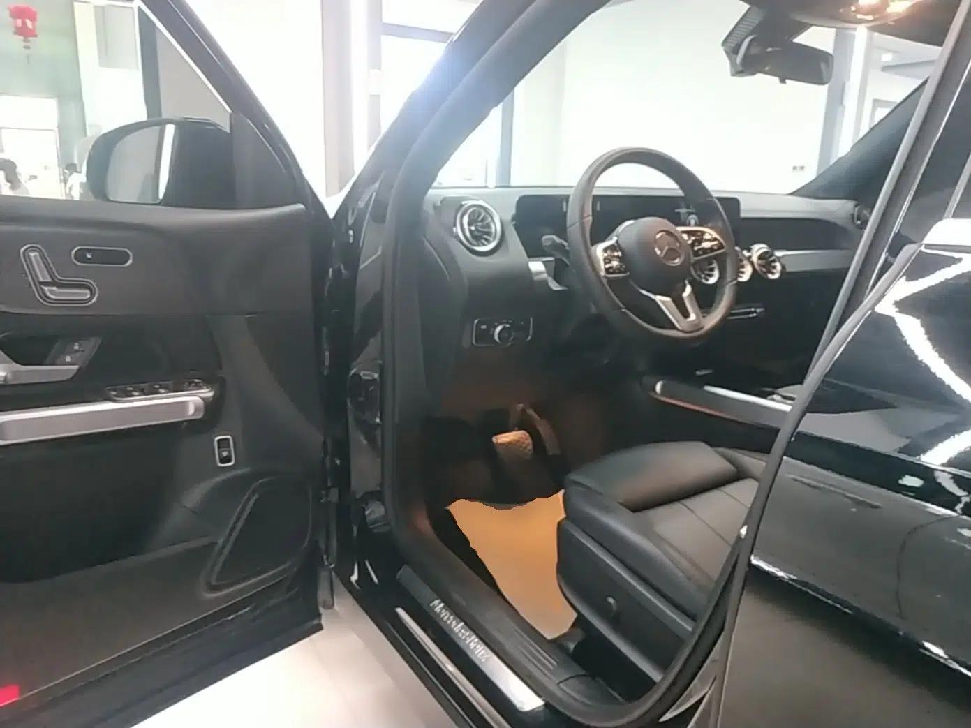 Mercedes-Benz GLB 2023 GLB 220 Fashion Model — миниатюра 18