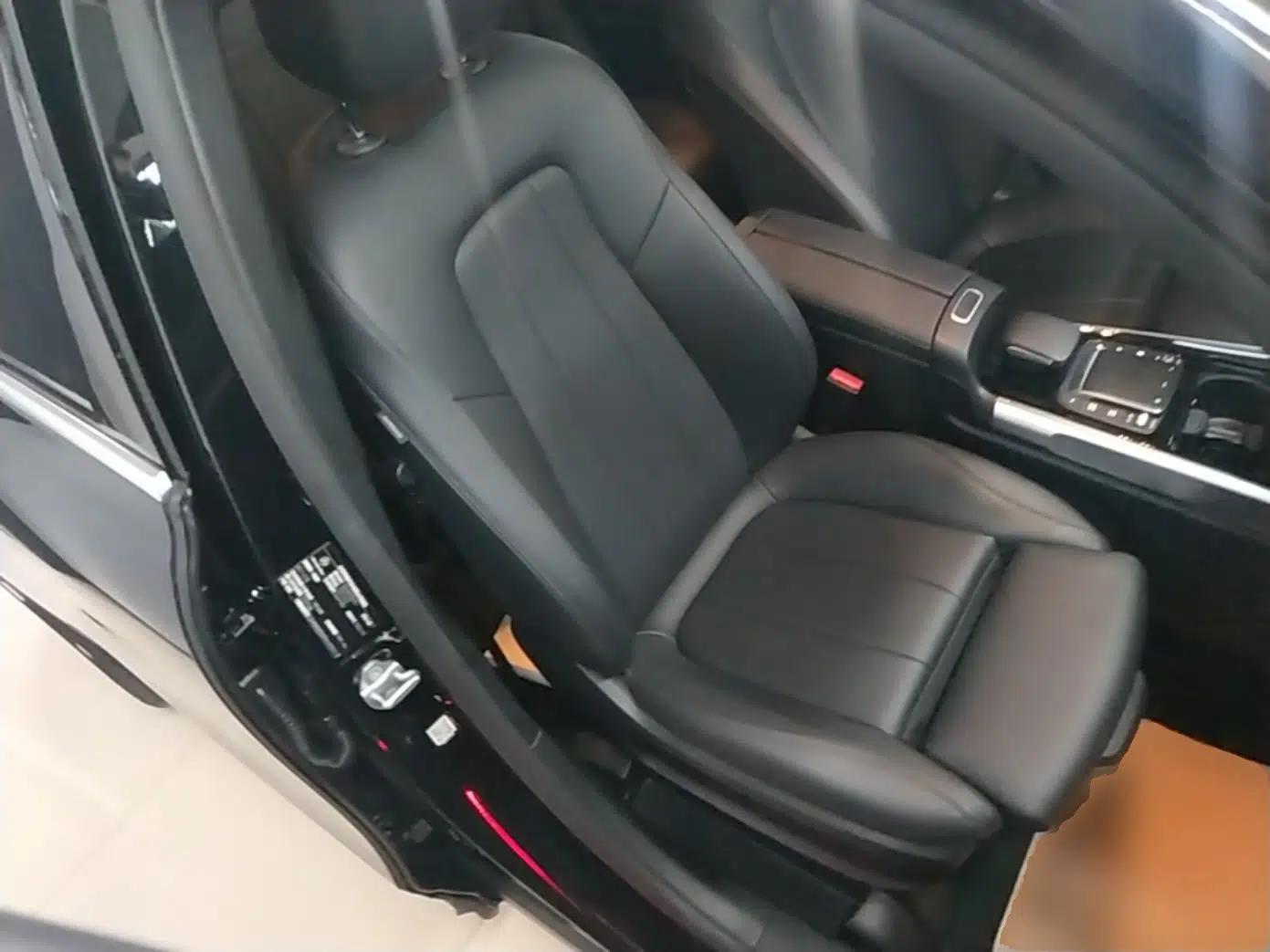 Mercedes-Benz GLB 2023 GLB 220 Fashion Model — миниатюра 19