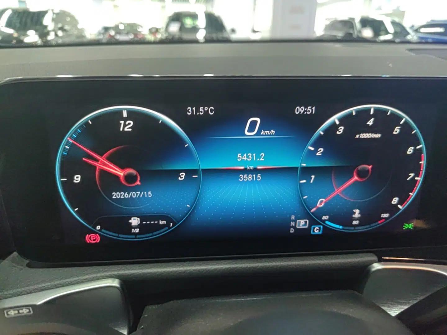 Mercedes-Benz GLB 2023 GLB 200 Fashion Model — миниатюра 19