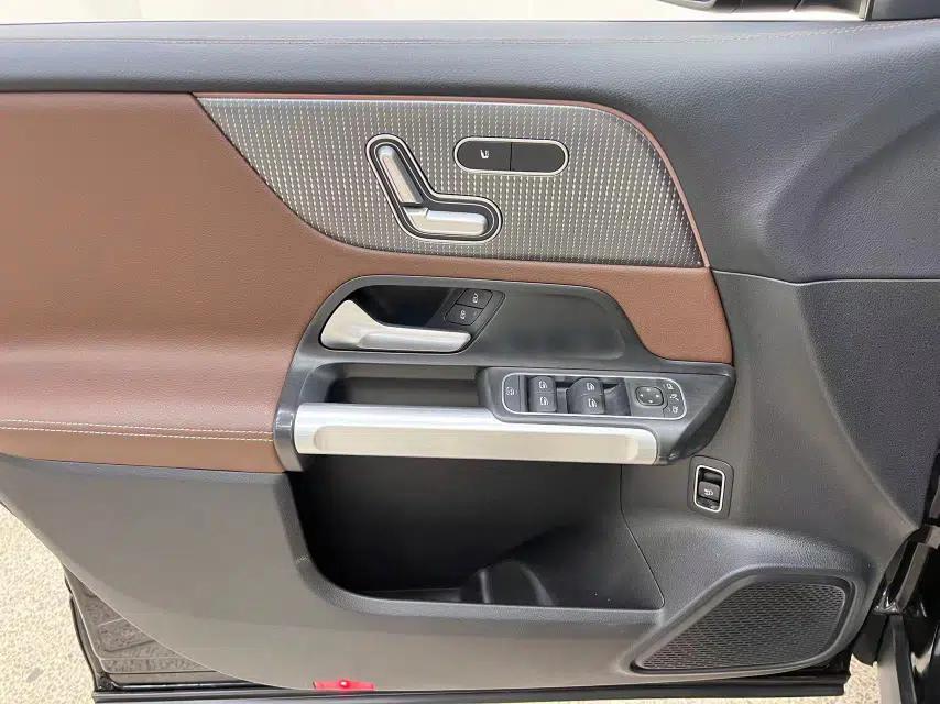 Mercedes-Benz GLB 2023 GLB 220 Fashion Model — миниатюра 22