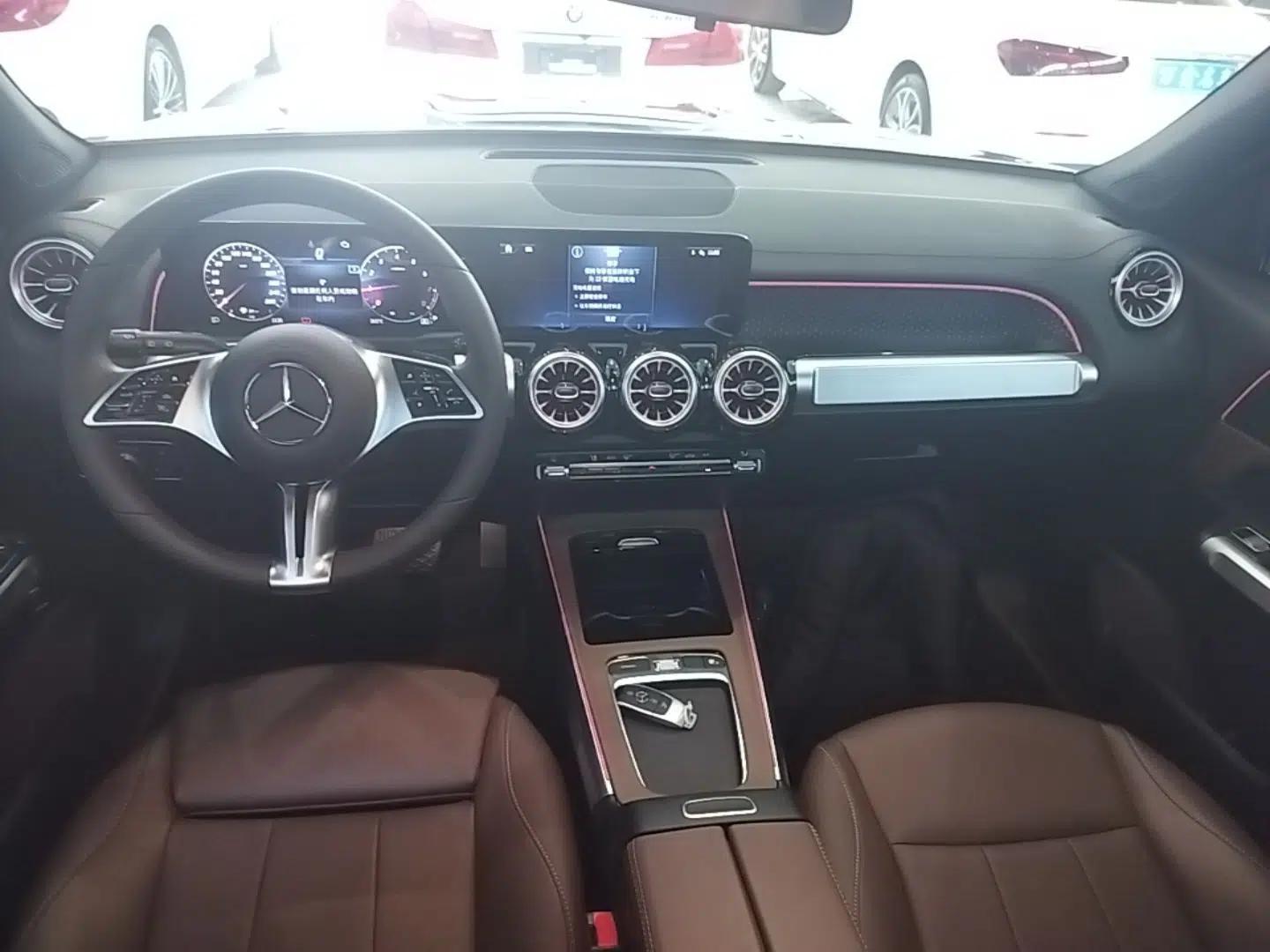 Mercedes-Benz GLB 2024 Refresh GLB 220 Dynamic Edition — миниатюра 12