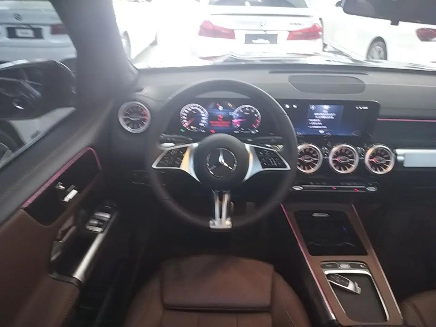 Mercedes-Benz GLB 2024 Refresh GLB 220 Dynamic Edition — миниатюра 13