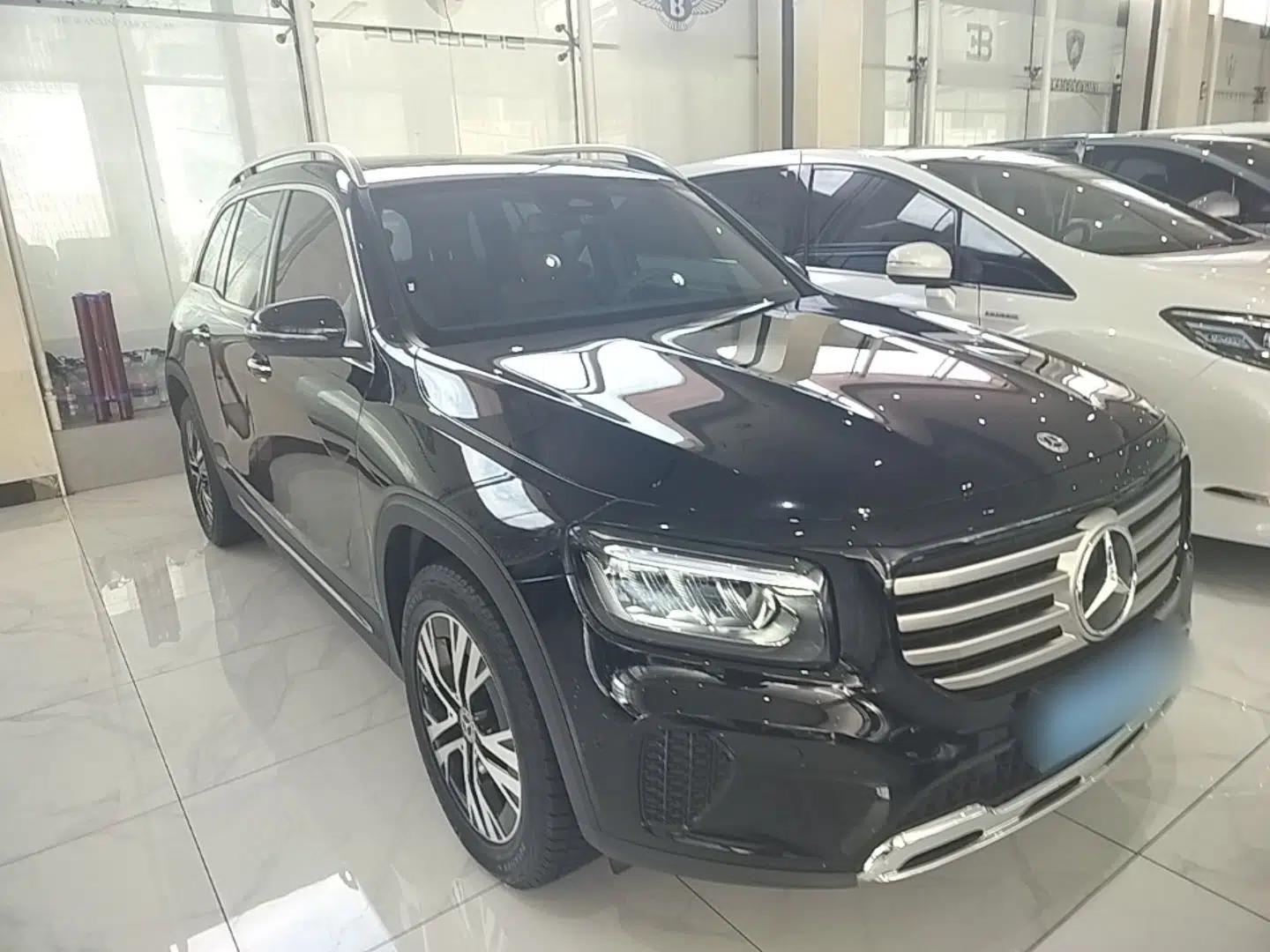 Mercedes-Benz GLB 2024 Refresh GLB 220 Dynamic Edition — миниатюра 3