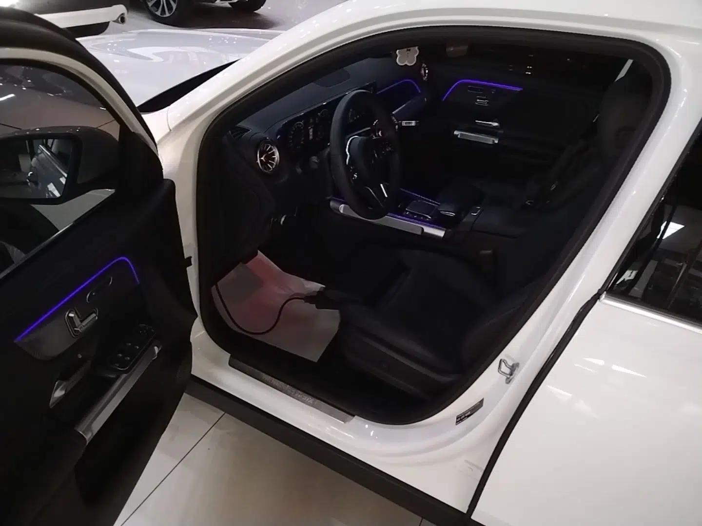 Mercedes-Benz GLB 2023 GLB 220 Fashion Model — миниатюра 18