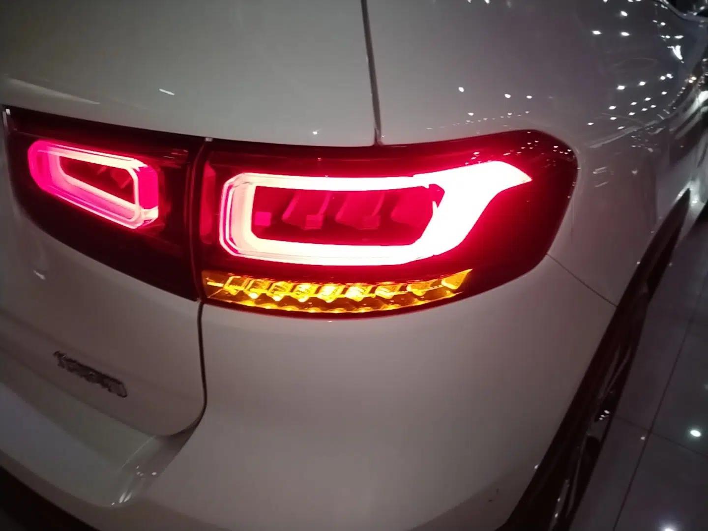 Mercedes-Benz GLB 2023 GLB 220 Fashion Model — миниатюра 9