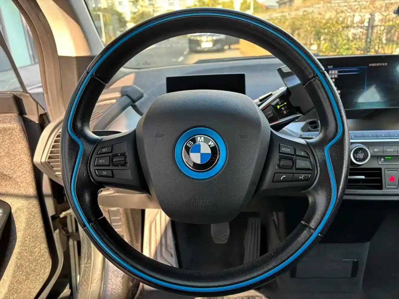 2019 BMW i3 Imported Model, Fast Charging Version — миниатюра 12