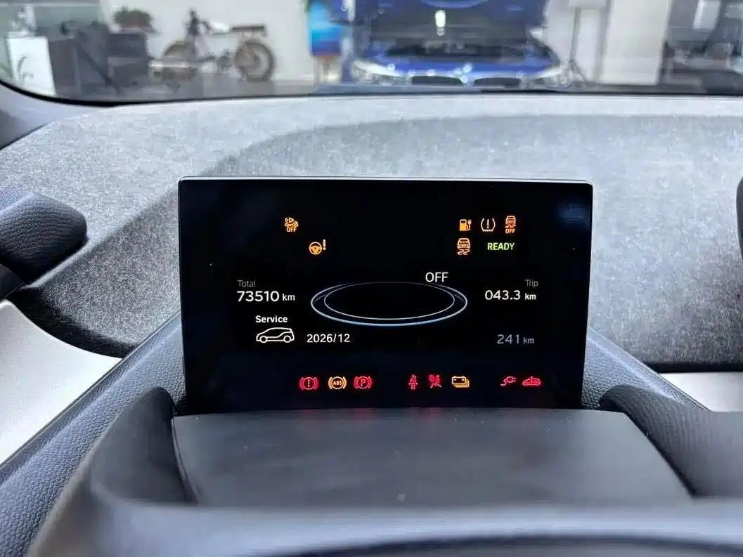 2019 BMW i3 Imported Model, Fast Charging Version — миниатюра 13