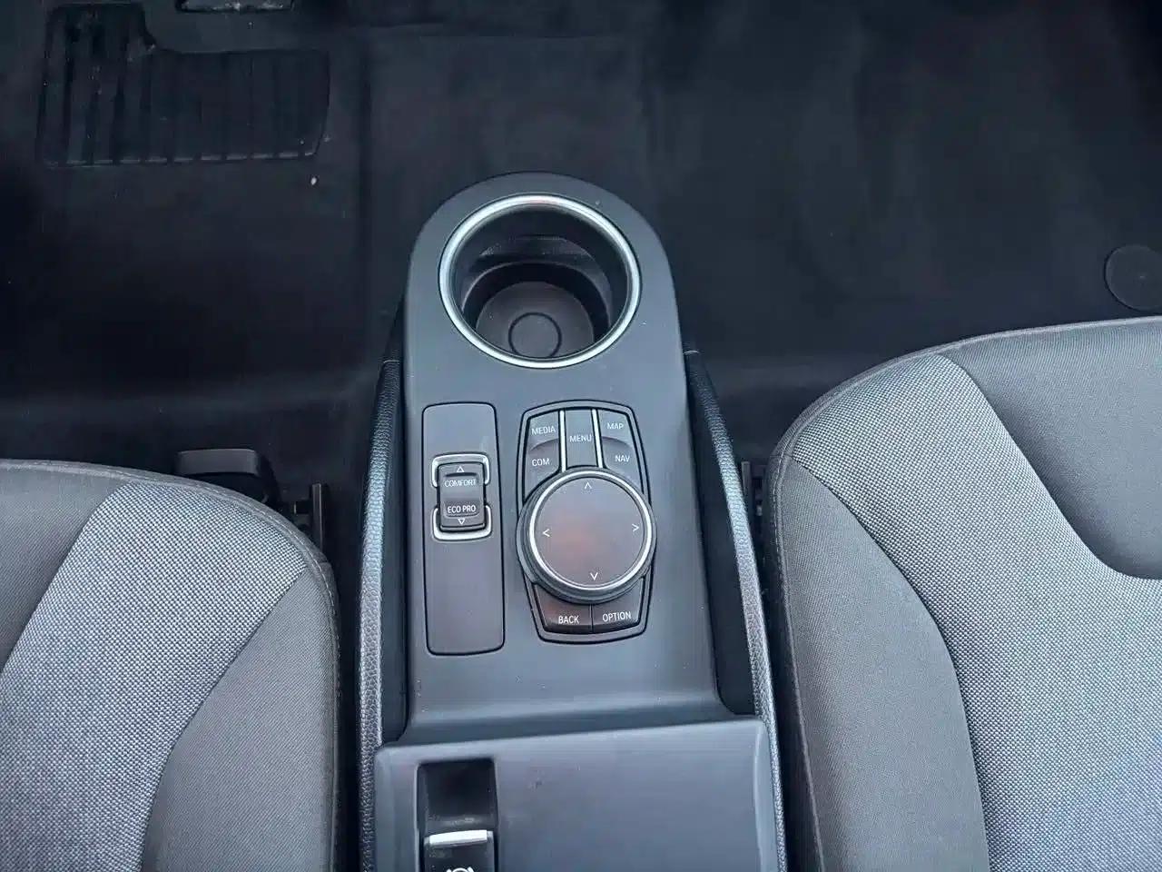 2019 BMW i3 Imported Model, Fast Charging Version — миниатюра 9