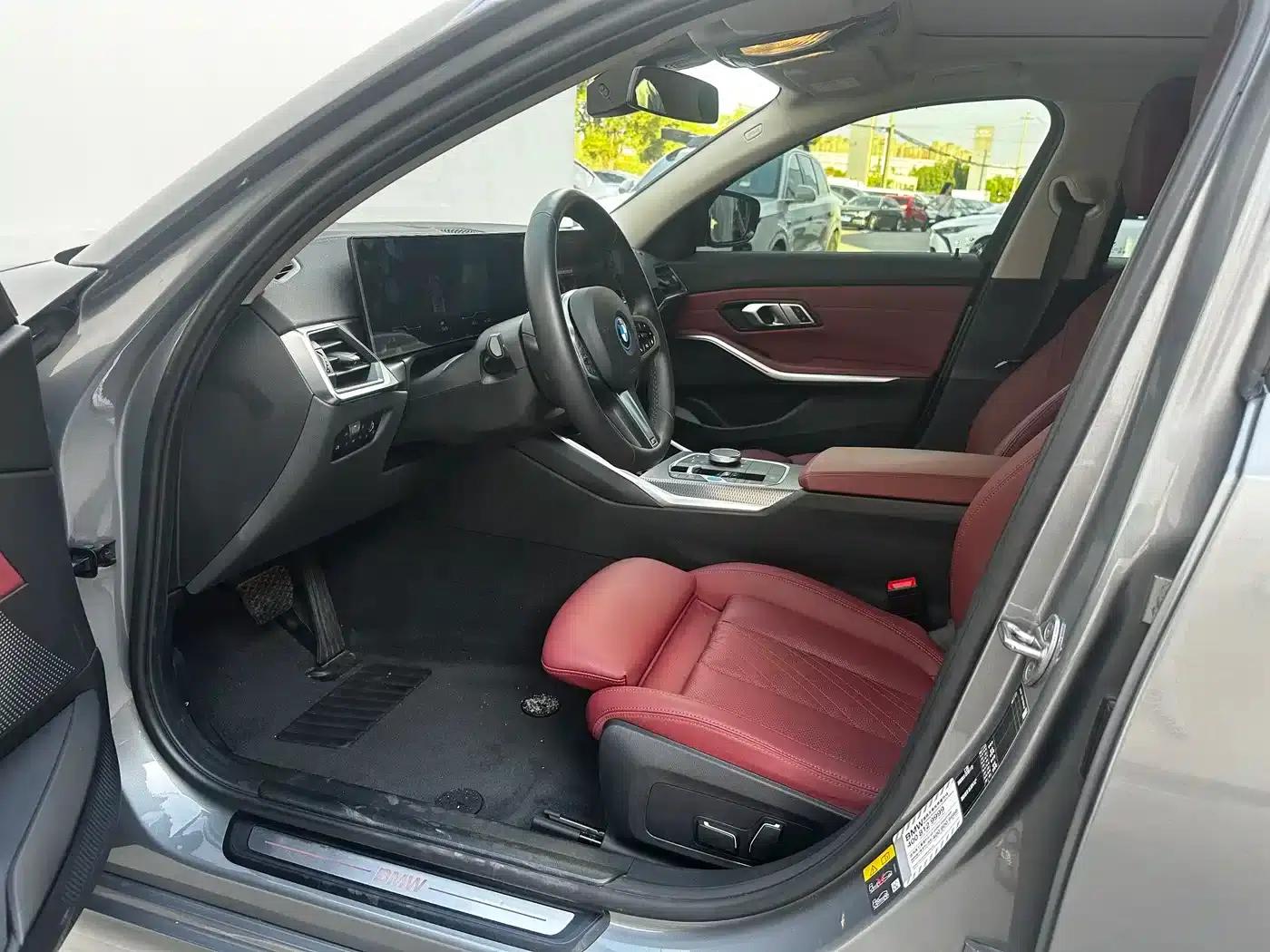 BMW i3 2024 eDrive 40 L Shadow Edition — миниатюра 4